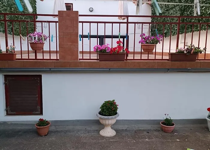 Studio Jemi Apartman Póla