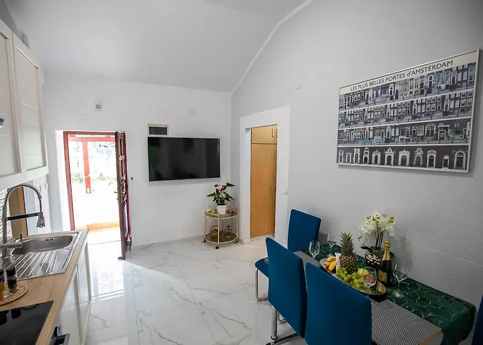 Studio Jemi Apartman Póla