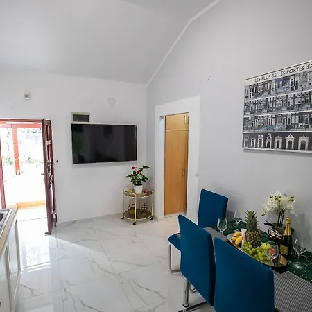 Studio Jemi Apartman Póla
