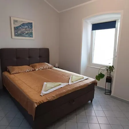 Studio Jemi Apartman Póla